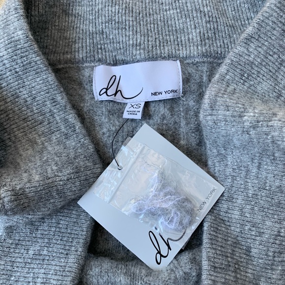 DH New York Alpaca Off-Shoulder Sweater - Picture 3 of 9